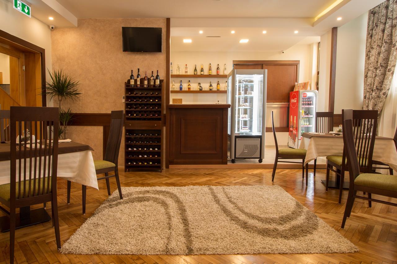 Hotel Yugoslavia Nikšić Esterno foto