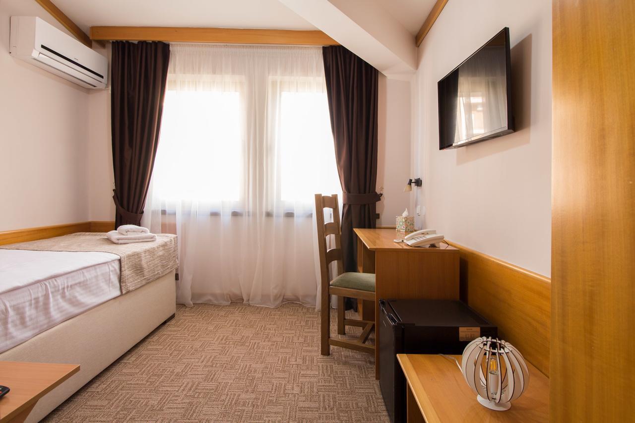 Hotel Yugoslavia Nikšić Esterno foto